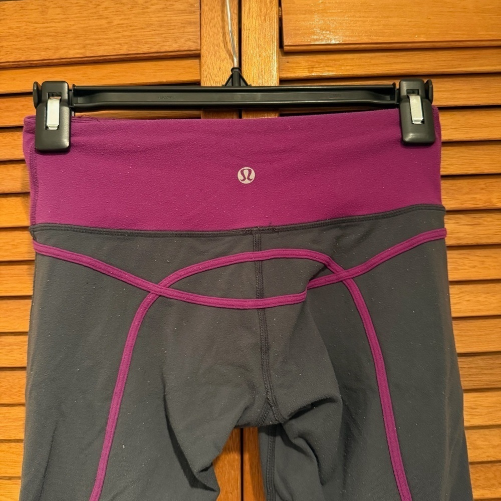 Lululemon Run Full Tilt Crop Purple and Black Leggings Sz 2 - Picture 5 of 6